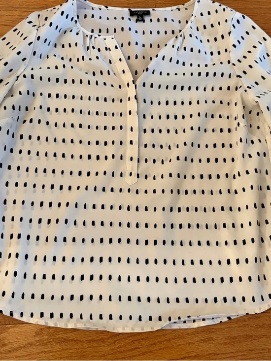 Talbots Petites Women's White and Black Patterned V-Neck Blouse - Picture 3 of 12
